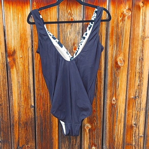 It figures Tummy thinner swim suit - Picture 6 of 8